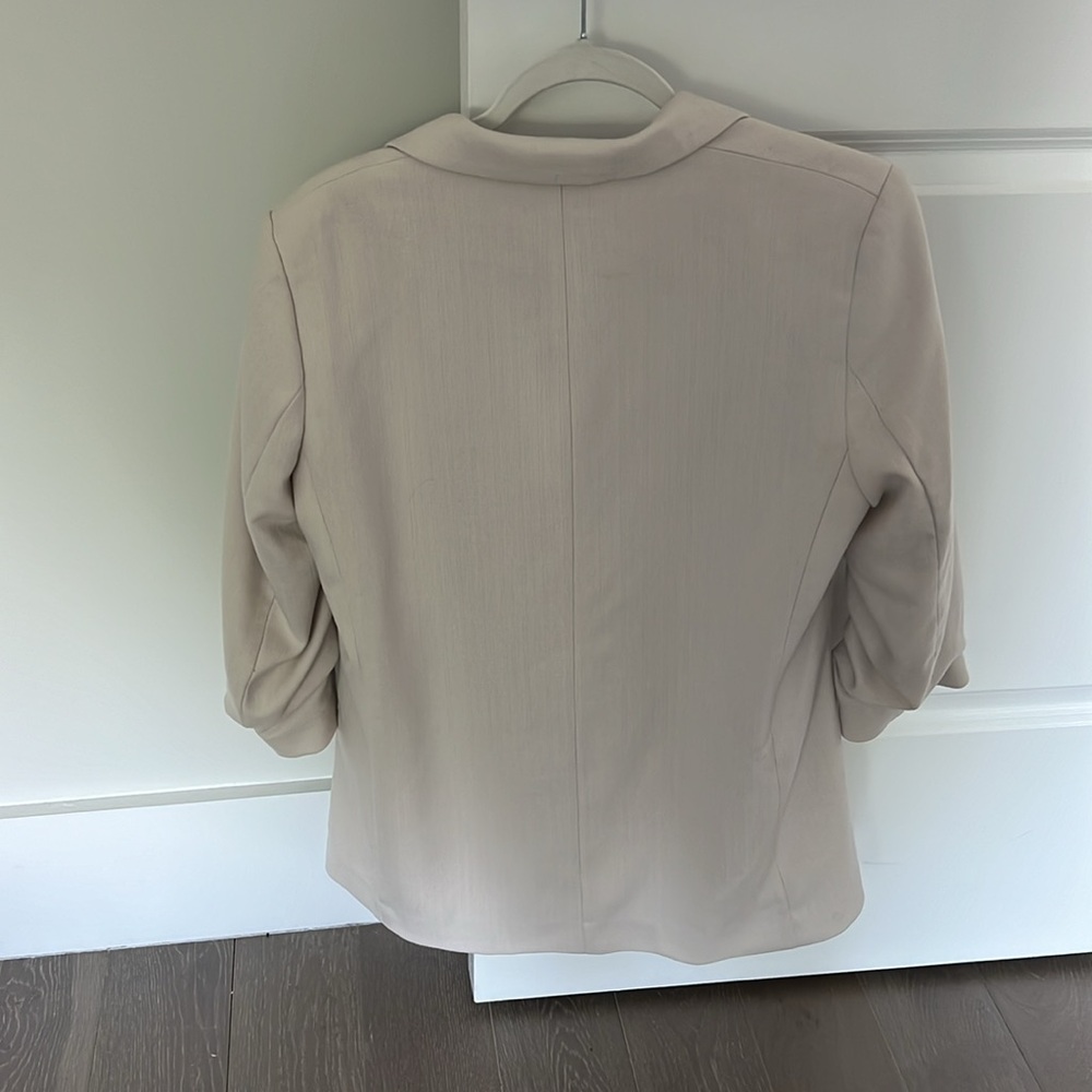 Cream blazer - Picture 2 of 3